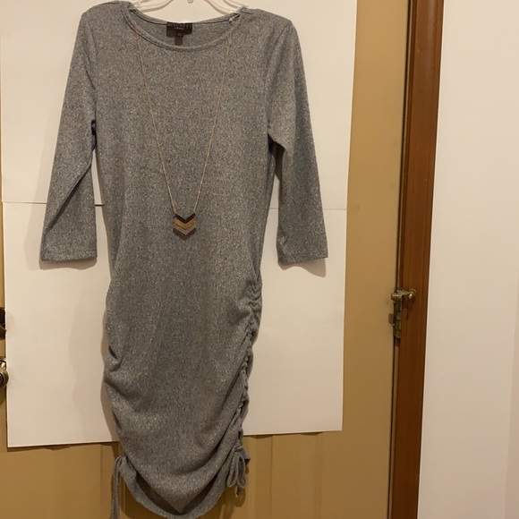 Discreet Grey Large slinky dress. Size Large - Picture 2 of 10